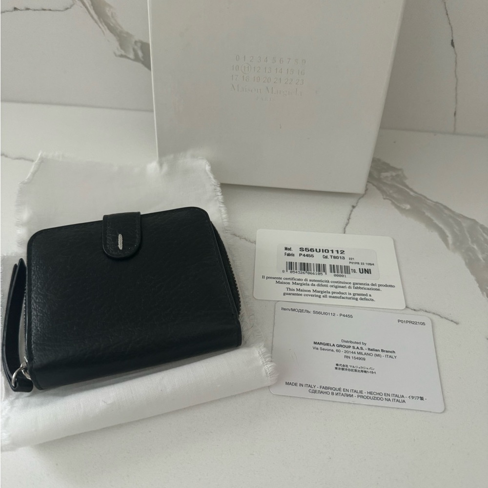 Maison Margiela
Maison Margiela Four Stitched Zip Around Wallet